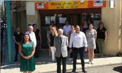  ??  ?? L’équipe de la Mission locale Est- lors d’une réunion organisée en présence, notamment, de la députée Alexandra Valetta-Ardisson (à gauche).