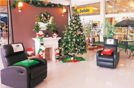  ??  ?? Temporada navideña. En EPA los clientes podrán encontrar más opciones para decorar su hogar en Navidad.