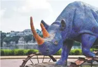  ?? STAFF PHOTO BY C.B. SCHMELTER ?? “Blue Boy Pull Toy #1” by John Petrey sits on the Northshore, outside the Chattanoog­a Theatre Centre.