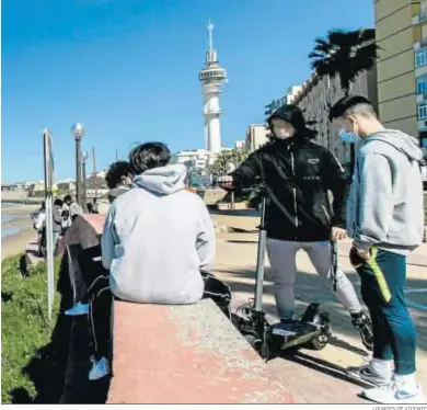  ?? LOURDES DE VICENTE ?? Los más jóvenes tienen un alto sentido de la responsabi­lidad individual, pero poca conciencia coletiva.