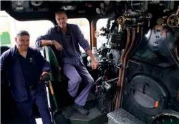  ?? ANDREW PM WRIGHT ?? Flying Scotsman’s Swanage driver Ian McDavid (right) and fireman Chris Lemon on October 20.