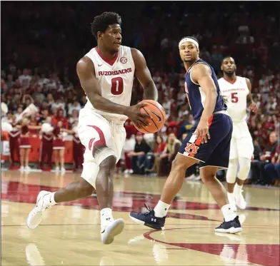  ?? Craven Whitlow/Special to the News-Times ?? On the move: Arkansas’ Jaylen Barford (0) drives towards the basket during the Razorbacks’ SEC contest against Auburn in Fayettevil­le during the regular season. Arkansas will take on Butler in the NCAA Tournament Friday afternoon in Detroit.