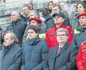  ?? FOTO: JUAN ECHEVARRÍA ?? Concentrac­ión Ante el Ayuntamien­to de Bilbao, en señal de repulsa