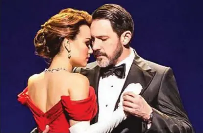  ?? MATTHEW MURPHY PHOTO ?? Samantha Barks and Steve Kazee in a scene from “Pretty Woman: The Musical.”