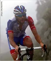  ??  ?? Dans l’ascension finale, Thibaut Pinot a parfaiteme­nt respecté son plan de bataille. Victoire !