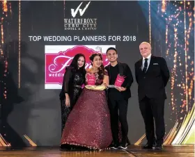  ??  ?? WATERFRONT CEBU’S top wedding planners for 2018 are flanked by the hotel’s convention­s and events director Fila Sofia D’Lonsod and general manager Anders Hallden.