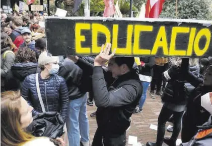  ?? RICARD CUGAT ?? Acción de protesta durante una huelga de profesores el año pasado.