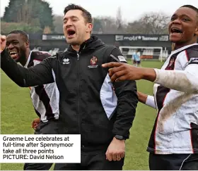  ?? ?? Graeme Lee celebrates at full-time after Spennymoor take all three points PICTURE: David Nelson