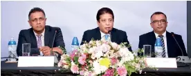  ??  ?? From left: DFCC Bank Deputy Chief Executive Officer Thimal Perera, DFCC Bank Chief Executive Officer Lakshman Silva and DFCC Bank Chief Operating Officer Achintha Hewanayake