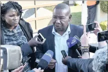  ??  ?? ‘SERVED WITH DISTINCTIO­N’: Higher Education and Training Minister and SACP general secretary Dr Blade Nzimande talks to the media about Ronnie Mamoepa.