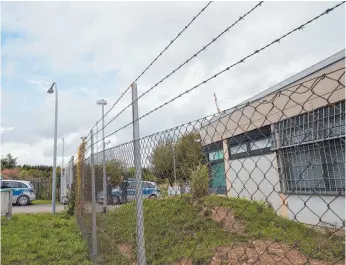  ?? FOTO: THOMAS FREY/DPA ?? Das Areal eines ehemaligen Bundeswehr-Bunkers bei Traben-Trarbach. Dort wurde ein Rechenzent­rum für illegale Geschäfte im Darknet ausgehoben.