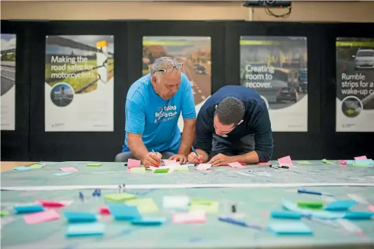  ?? SIMON O’CONNOR/FAIRFAX NZ ?? Trevor Dodunski of the Waitara Community Board discusses potential changes to SH3, between Bell Block and Waitara, with Ryan Perica of the New Zealand Transport Agency.