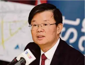  ?? PIC BY MIKAIL ONG ?? Penang Chief Minister Chow Kon Yeow speaking at a press conference in Komtar, George Town, yesterday.