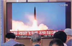  ??  ?? Los Lanzamient­os desde Wonsan, una localidad de la costa este, fueron la segunda prueba de un arma que Pyongyang lleva a cabo en menos de una semana