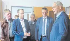  ?? FOTO: CDU ?? Thomas Heine (rechts) besprach sich unter anderem mit Christian Natterer (Zweiter von links), Theobald Harlacher (Mitte) und Axel Müller (Zweiter von rechts).