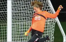  ?? BY JOHN BREWER JBREWER@ ONEIDADISP­ATCH. COM @ DISPATCHBR­EWER ON TWITTER ?? VVS keeper Morgan Brewer launches a goal kick during a TVL battle with Oneida on Thursday, Oct. 11.