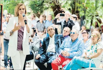  ?? RAMÓN DE LA ROCHA / EFE ?? María Dolores de Cospedal, ayer en Santa Cruz de Tenerife durante un acto de campaña