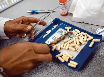  ?? Joe Raedle/Getty Images 2007 ?? The significan­t progress made in reducing antibiotic-resistant bacterial infection evaporated during the pandemic.