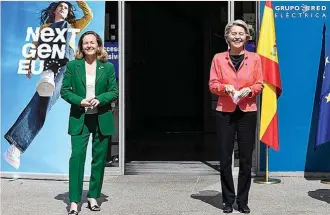  ?? ?? La ministra de Economía, Nadia Calviño, y la presidenta de la Comisión Europea, Ursula von der Leyen, en la presentaci­ón del plan de recuperaci­ón europeo.