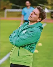  ?? Foto: Andreas Lode ?? Trotz des 2:0‰Sieges scheint Horgaus Trainer Franz Stroh nicht immer zufrieden gewesen zu sein.