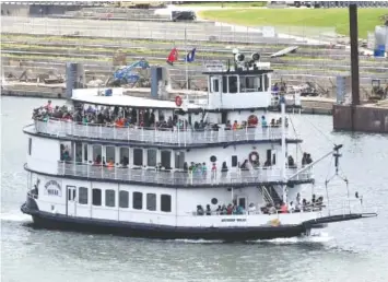  ?? STAFF FILE PHOTO BY ROBIN RUDD ?? Kids taking part in the Chattanoog­a Spring Break Safari can be a pirate aboard the Southern Belle riverboat, meet the Pirate Captain and perch on the highest platform in the Pilot House to keep an eye on the river.