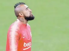  ??  ?? ► Vidal, en la práctica del Barça de ayer, en Milán.