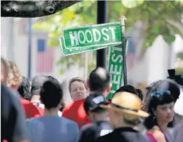  ?? MIKE STOCKER/STAFF PHOTOGRAPH­ER ?? Protesters rally outside Hollywood City Hall a few hours before commission­ers voted Wednesday on whether to rename streets named for Confederat­e war leaders.