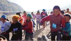  ??  ?? Auch ein Kinderrenn­en war Teil des Manaslu-Trail-Race.