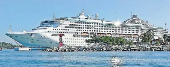  ?? FOTOS: CORTESÍA SECRETARÍA DE TURISMO JALISCO ?? Contagios detuvo el arribo de las embarcacio­nes al paradisíac­o puerto.