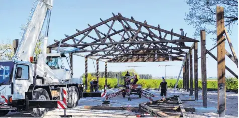  ?? Foto: Alexander Herz ?? Vereine und Gewerbe, Gemeinde und vor allem die Bürger halfen und legten Hand an beim Wiederaufb­au eines alten Salzlagers in Lamerdinge­n, welches nun ein Fördervere­in betreut und das als Vereinssta­del dient.