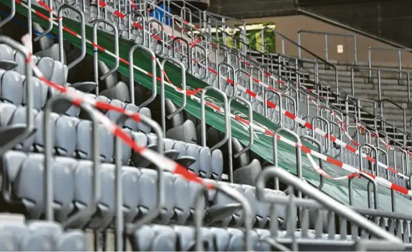  ?? Foto: Ulrich Wagner ?? Ende der großen Leere: Die neuen Corona‰Regeln machen es möglich – die Augsburger Panther rechnen damit, dass künftig knapp 5600 Fans ins Curt‰Frenzel‰Stadion kommen können.