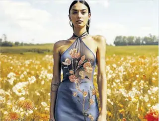  ?? Desigual ?? El vestido con aire romántico es el rey de la última colección ‘On Demand’ de Desigual, pero también piezas como una camisa con estampado floral. Debajo, en el centro, el bolso beis en forma de mariposa.