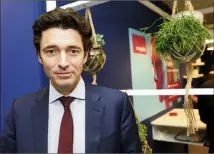  ??  ?? « Quinze ans pour un centre commercial, deux pour une plateforme Amazon », dénonce Antoine Frey. (Photos Patrice Lapoirie)