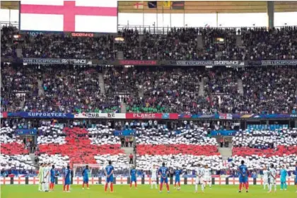  ?? AFP ?? En el Stade de France, los franceses se solidariza­ron de lo lindo con los ingleses.