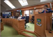  ??  ?? Dr Shriver addresses members of Kerry County Council during a civic reception held in his honour at County B uildigs.