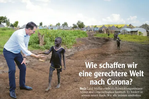  ?? Foto: Ute Grabowsky imago ?? Entwicklun­gsminister Gerd Müller im Flüchtling­scamp Nguenyyiel in Äthiopien.