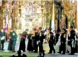  ??  ?? El acto se llevó a cabo en la Catedral Metropolit­ana.