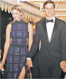  ??  ?? ► La hija de Donald Trump, Ivanka y su esposo, el asesor presidenci­al, Jared Kushner.