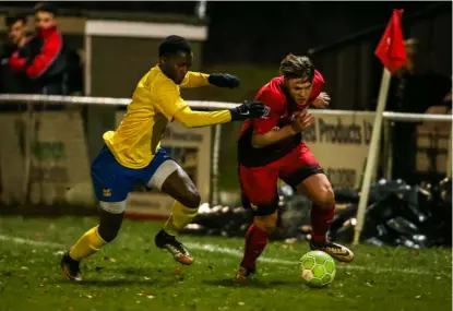  ?? Picture: Neil Graham ?? Sean Moore bursts down the wing