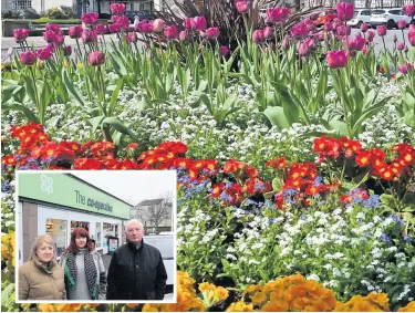  ??  ?? Great stuff East Mains Community Council were recognised for their green-fingered efforts