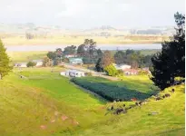  ??  ?? Responsibl­e farmers in New Zealand’s rural heartland are helping keep diseases such as leptospiro­sis at bay.