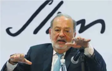  ?? |CUARTOSCUR­O ?? El empresario Carlos Slim dijo que no invertirá más en el NAICM.