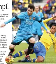  ?? JUAN MEDIA/REUTERS ?? Genetic RAWAN CEDERA: Lionel Messi (kiri) berhasil menghindar­i tekling bek Las Palmas Mauricio Lemos.