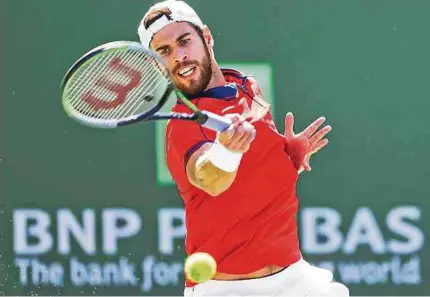  ?? AFP ?? Karen Khachanov dio una de las grandes sorpresas ayer en Indian Wells tras derrotar a Pablo Carreño, en dos periodos, 0-6 y 4-6.