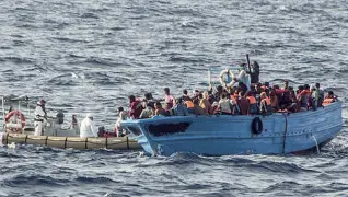  ??  ?? Il dramma La tragedia del naufragio del 3 ottobre 2013 a poca distanza da Lampedusa