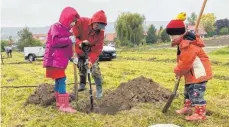  ?? FOTO: PRIVAT ?? Trotz des Mistwetter­s waren die Beteiligte­n mit Feuereifer dabei.