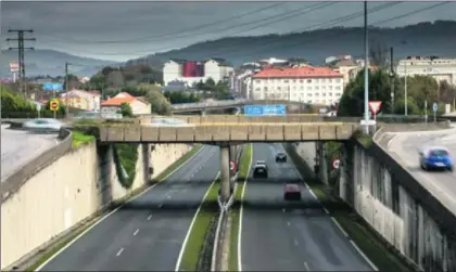  ?? / ÓSCAR CORRAL ?? Viaducto en Ferrol (A Coruña), donde Fomento vigila la evolución de las estructura­s.