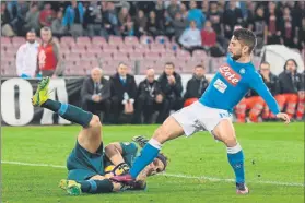  ?? FOTO: EFE ?? Marchetti y Mertens Fueron los grandes protagonis­tas de la primera mitad