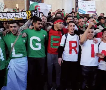 ?? DR ?? Argelinos querem eleições sem os actuais dirigentes, nem aliados do general Ahmed Salah