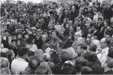  ??  ?? Judith Hart addresses a large crowd of workers